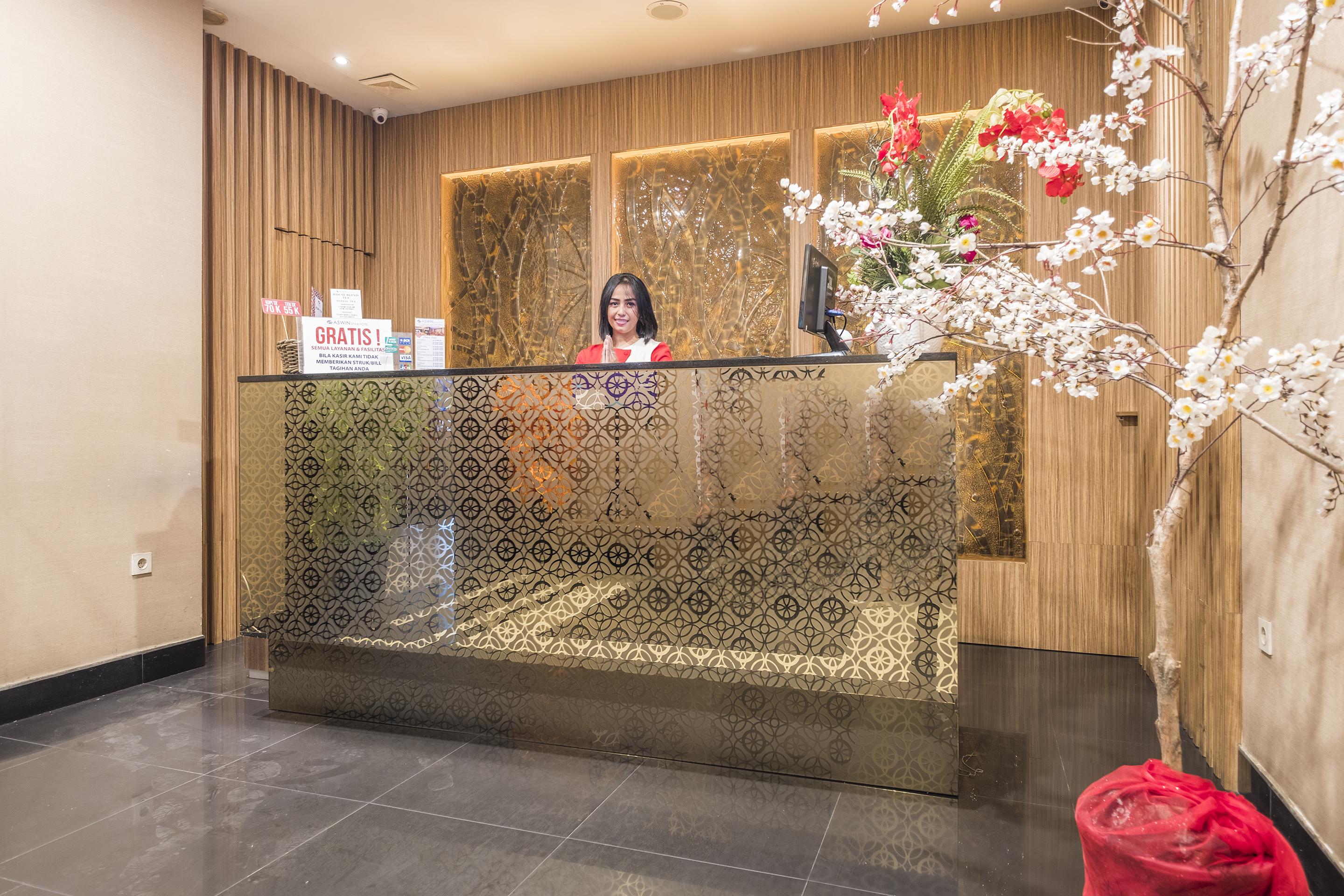 Aswin Hotel And Spa Makassar Exterior photo